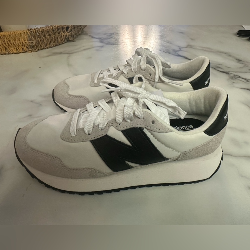 New balance 237 women’s sneakers size 7